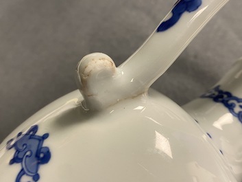A Chinese blue and white 'antiquities' ewer, Kangxi